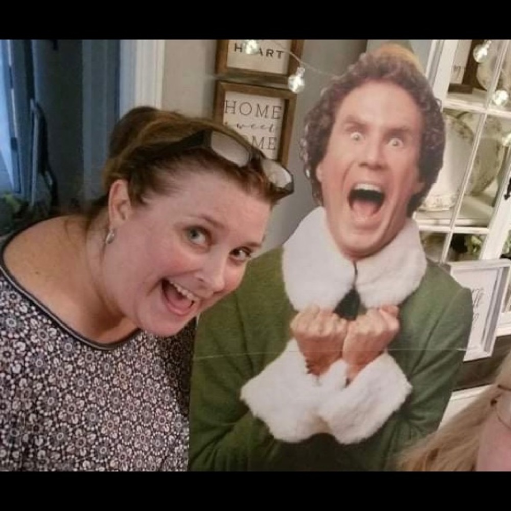 Meet your Posher, Cindy and helper Buddy the Elf!